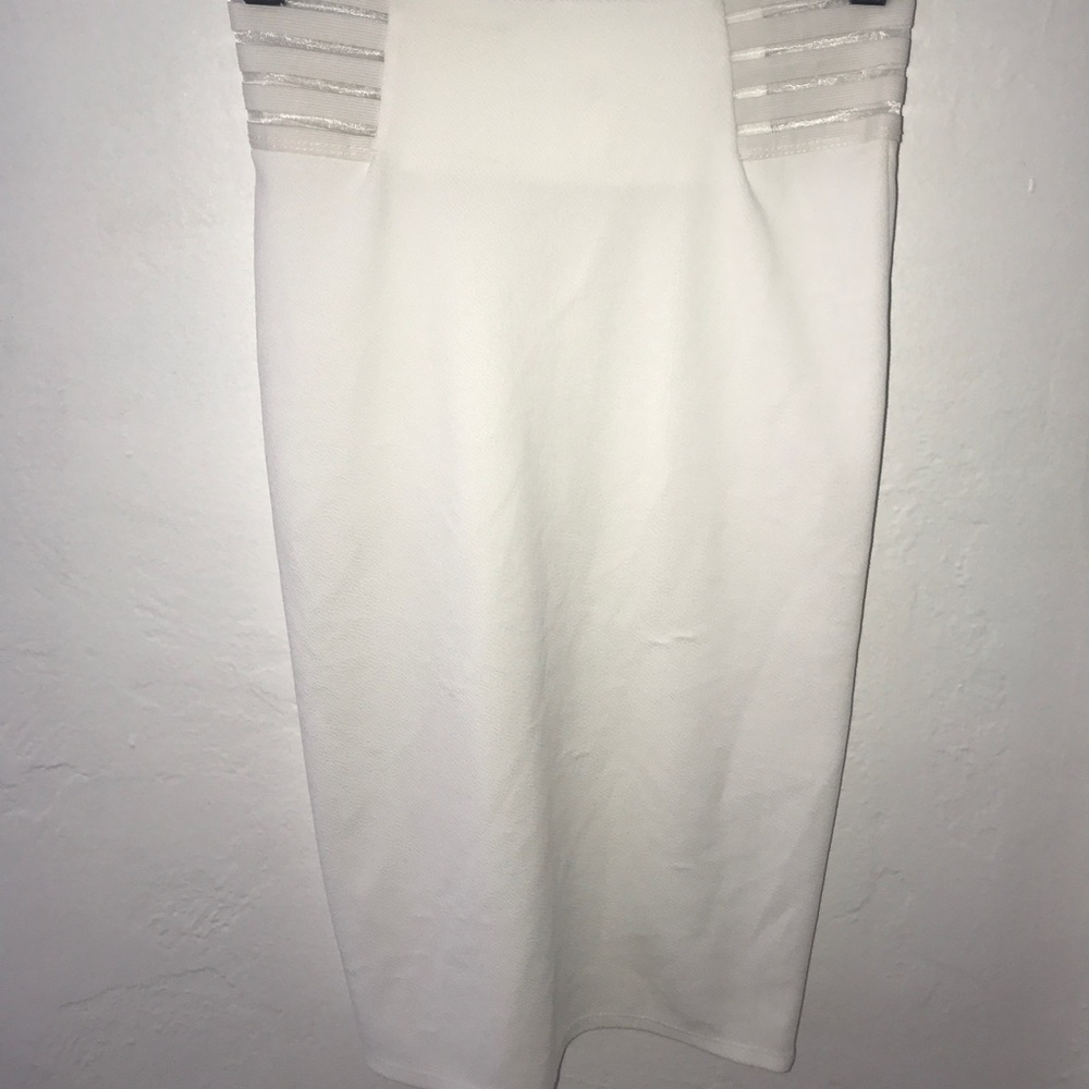 White pencil skirt
